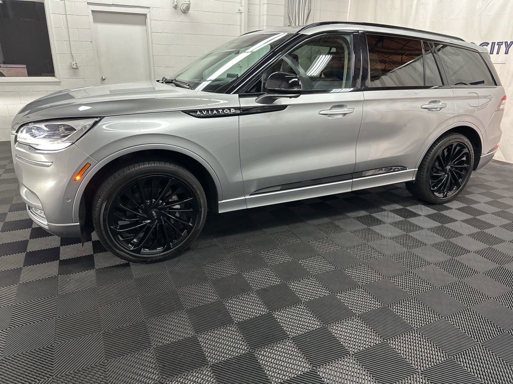Used 2023 Lincoln Aviator Reserve w/ Equipment Group 201A image 5