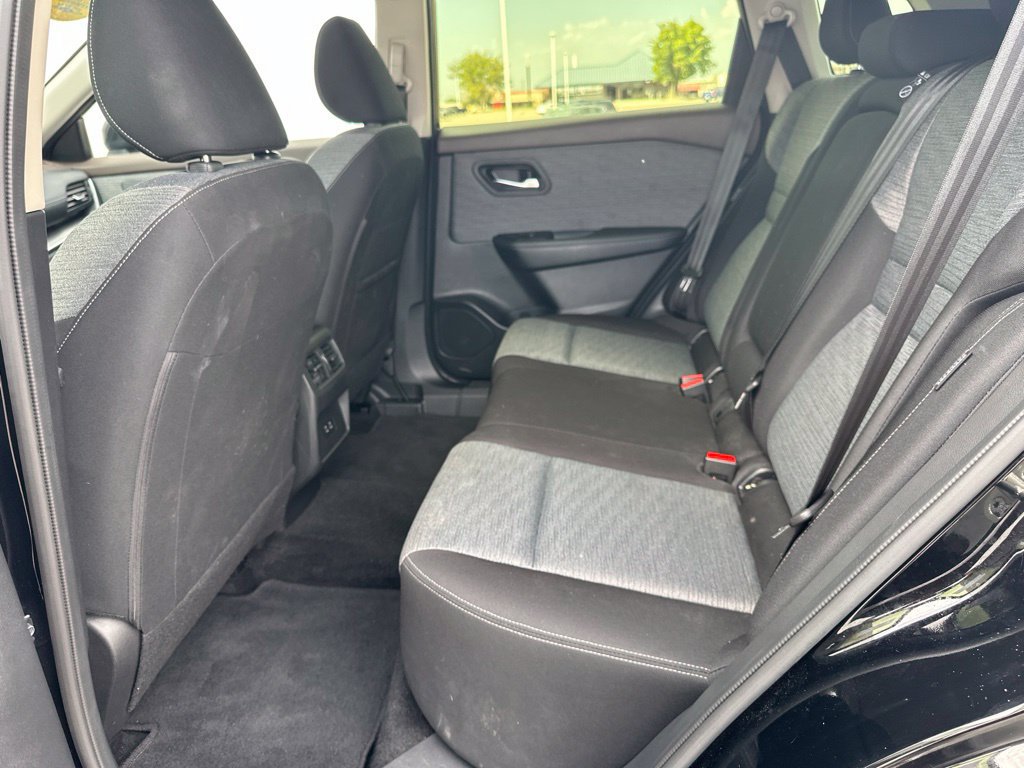 Used 2023 Nissan Rogue SV AWD/4WD image 18