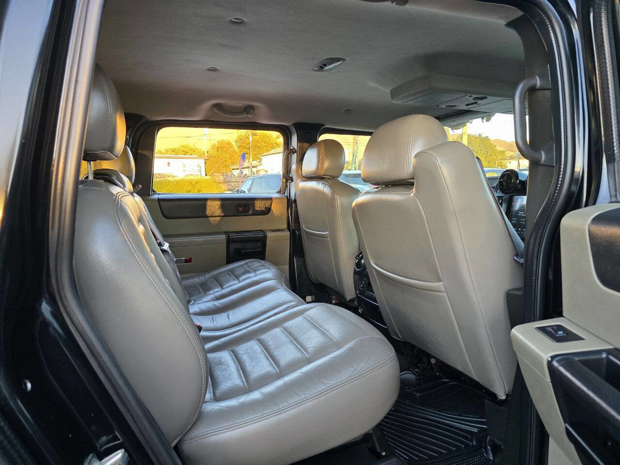 Used 2005 HUMMER H2 image 10