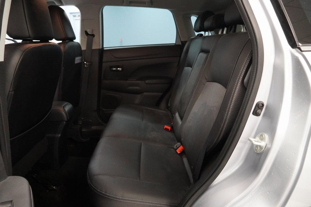 Used 2016 Mitsubishi Outlander Sport SEL image 25