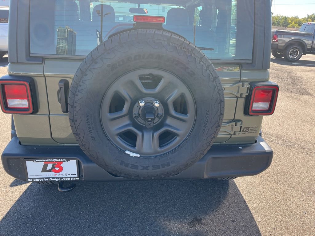 Used 2025 Jeep Wrangler Sport image 35