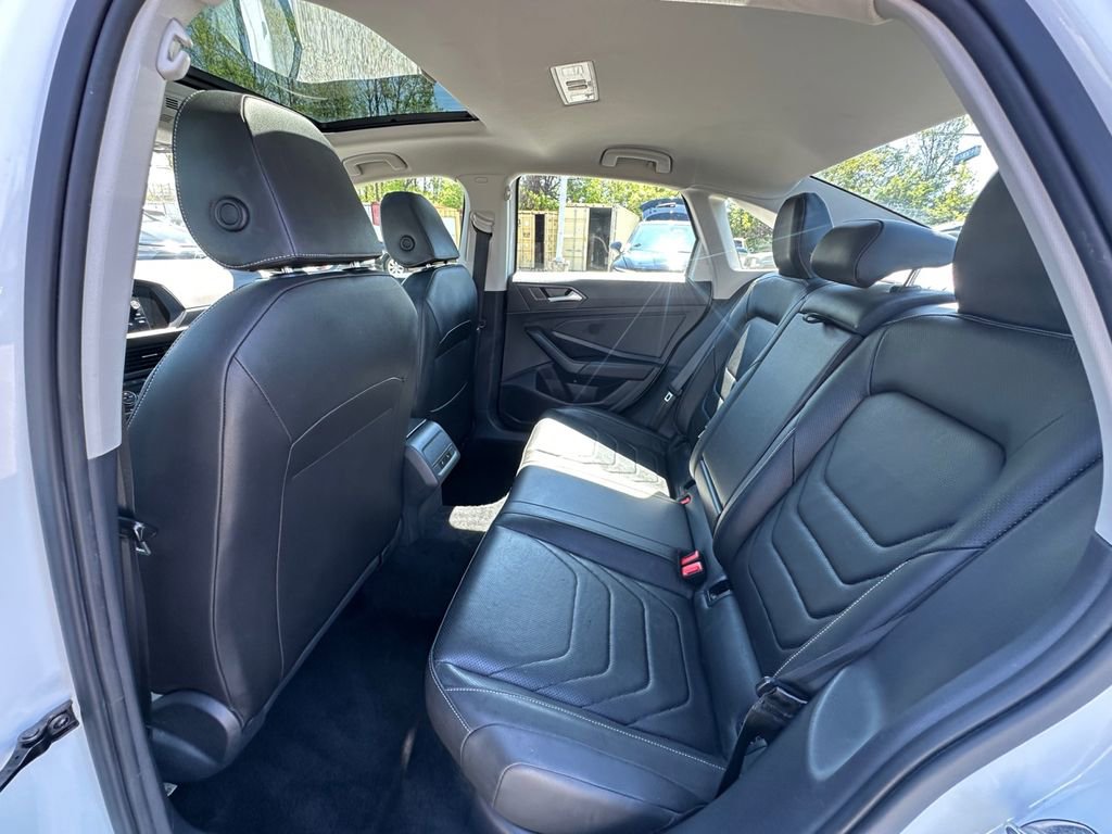 Used 2019 Volkswagen Jetta SEL Premium image 25