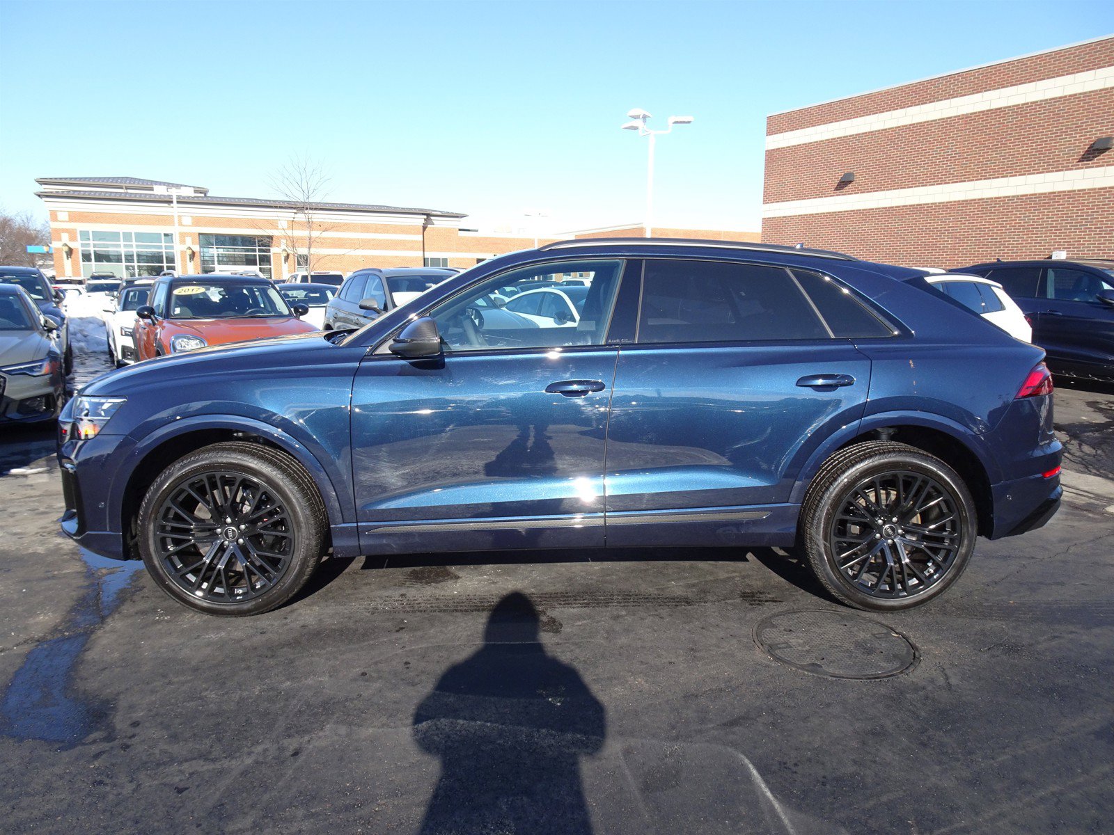 Used 2025 Audi SQ8 Prestige AWD/4WD image 2