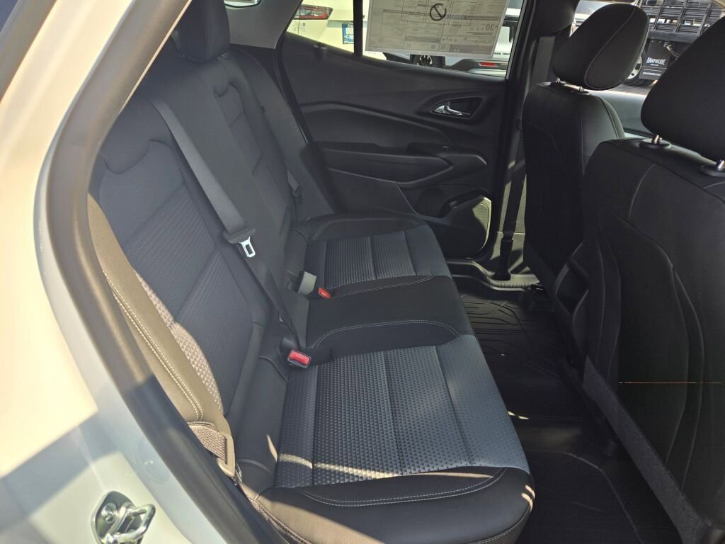 New 2026 Chevrolet Trax LT image 7