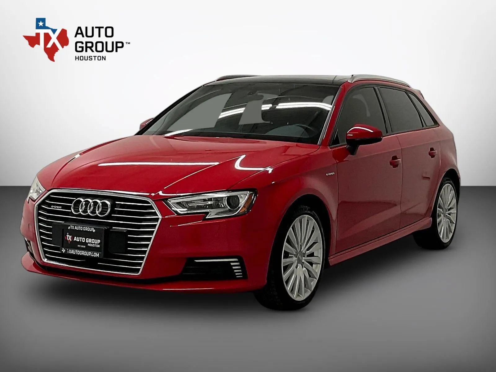 Used 2017 Audi A3 e-tron Premium w/ Sport Package FWD image 4