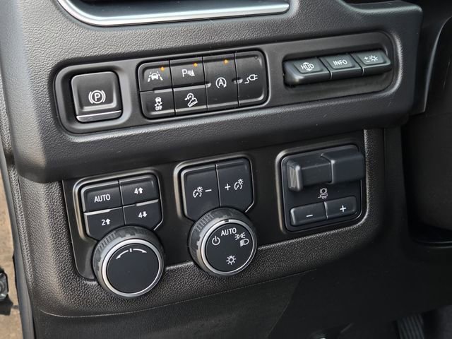 Used 2021 Chevrolet Tahoe High Country w/ Premium Package AWD/4WD image 18