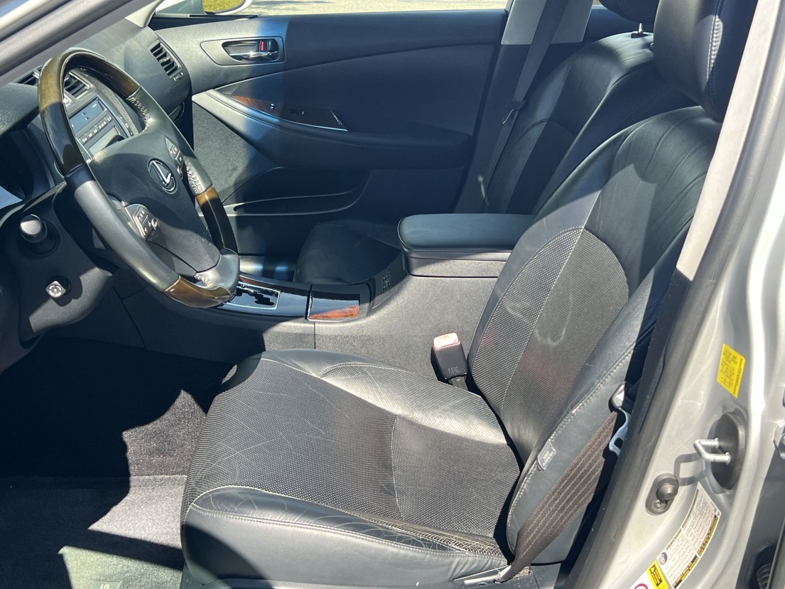 Used 2010 Lexus ES 350 w/ Preferred Accessory Package FWD image 12