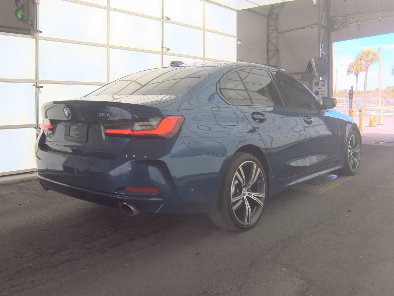 Used 2023 BMW 330i 330i w/ Parking Assistance Package image 4