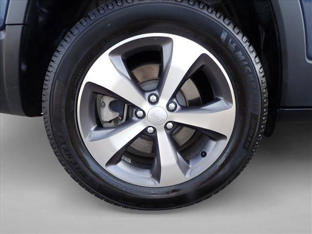 Used 2020 Jeep Cherokee Limited w/ Trailer Tow Group AWD/4WD image 7