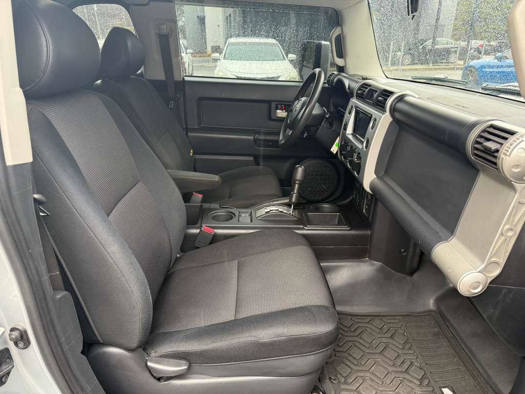 Used 2007 Toyota FJ Cruiser 2WD image 12