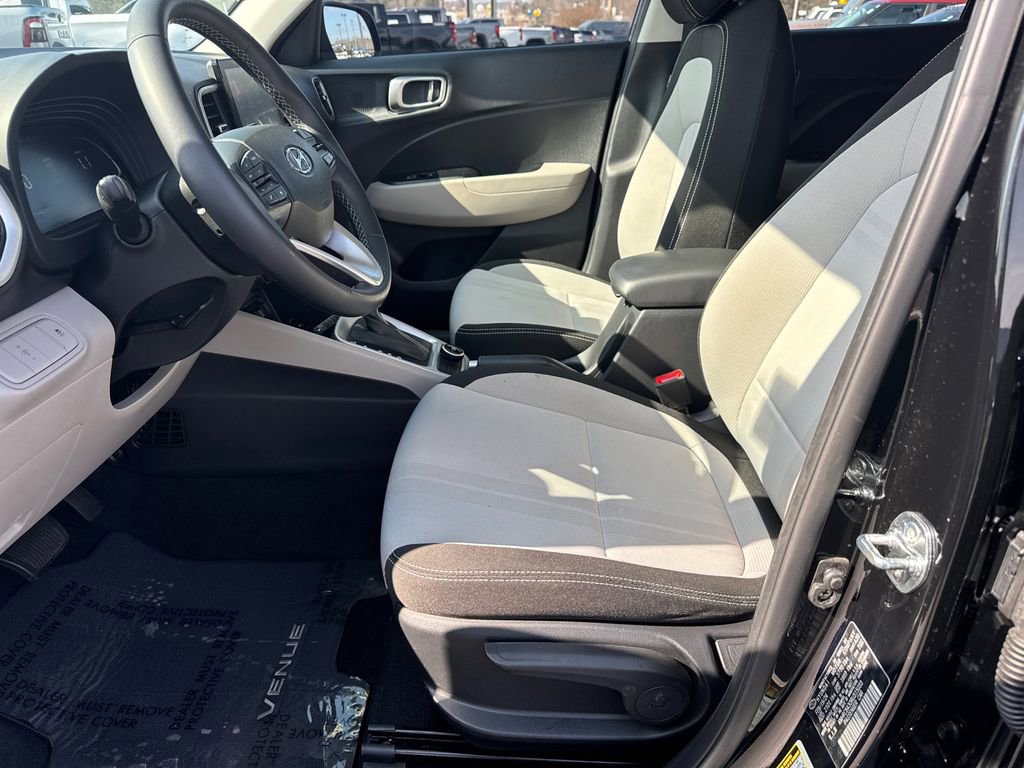 Used 2024 Hyundai Venue SEL image 10