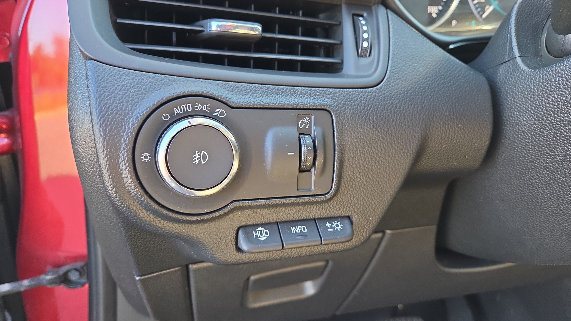 Used 2019 Buick Envision Premium w/ Driver Confidence Package AWD/4WD image 29