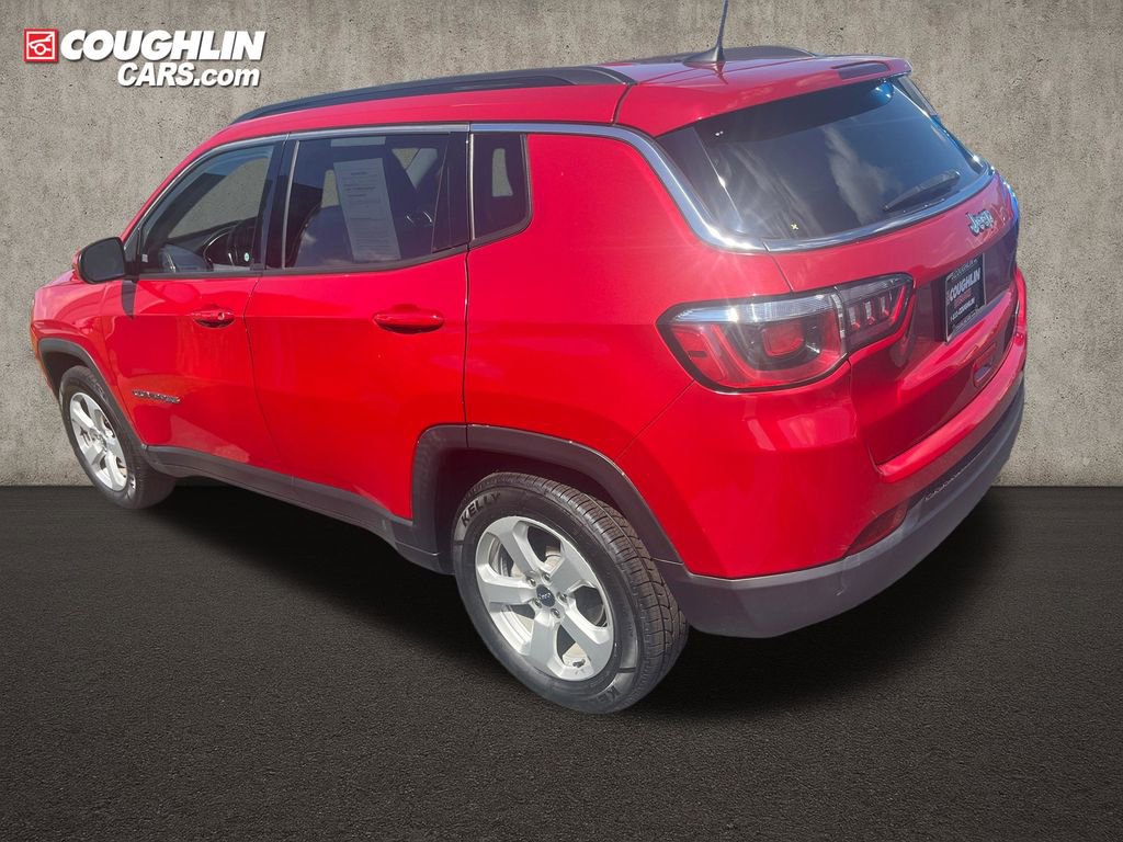 Used 2018 Jeep Compass Latitude w/ Popular Equipment Group FWD image 2