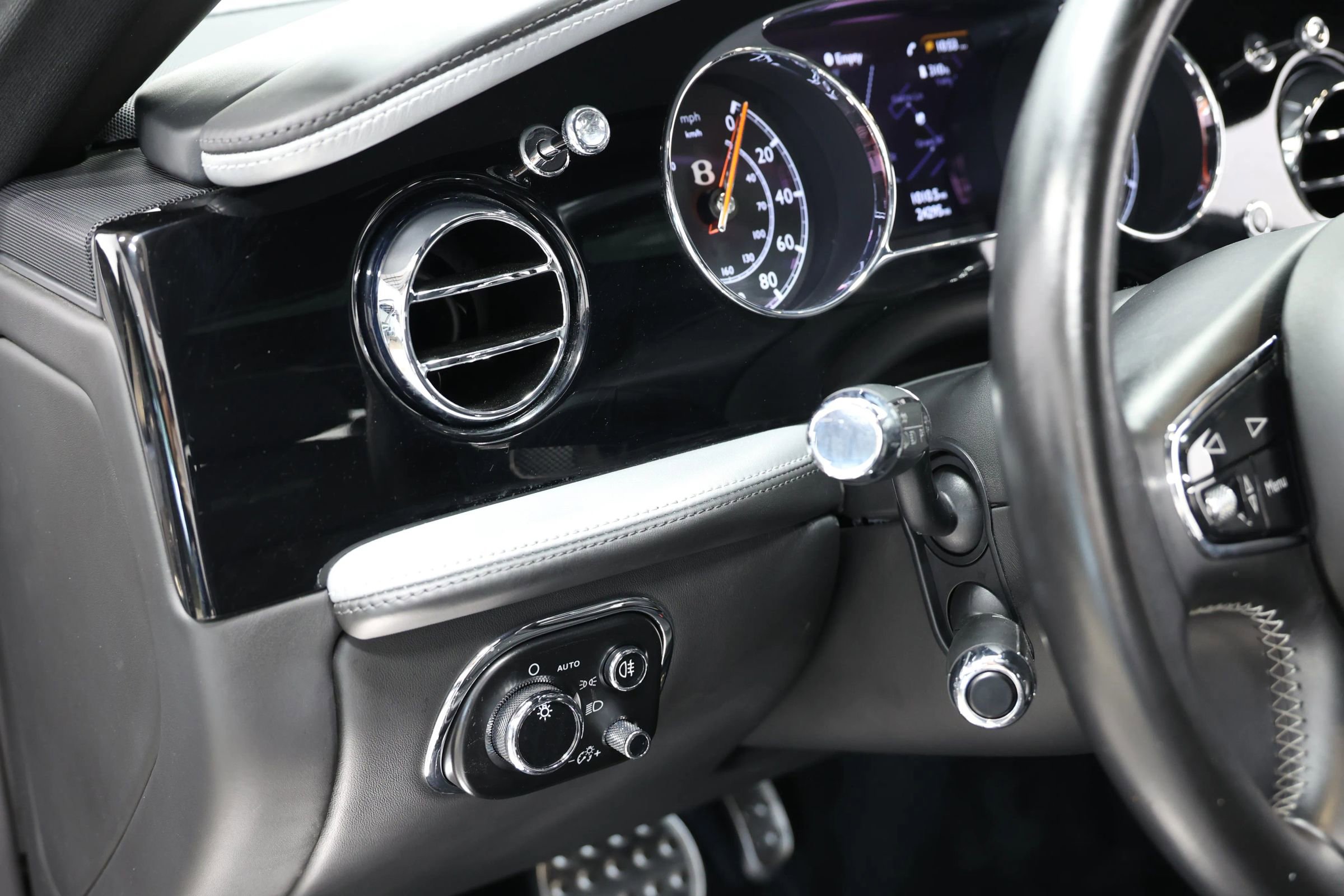 Used 2018 Bentley Mulsanne image 26