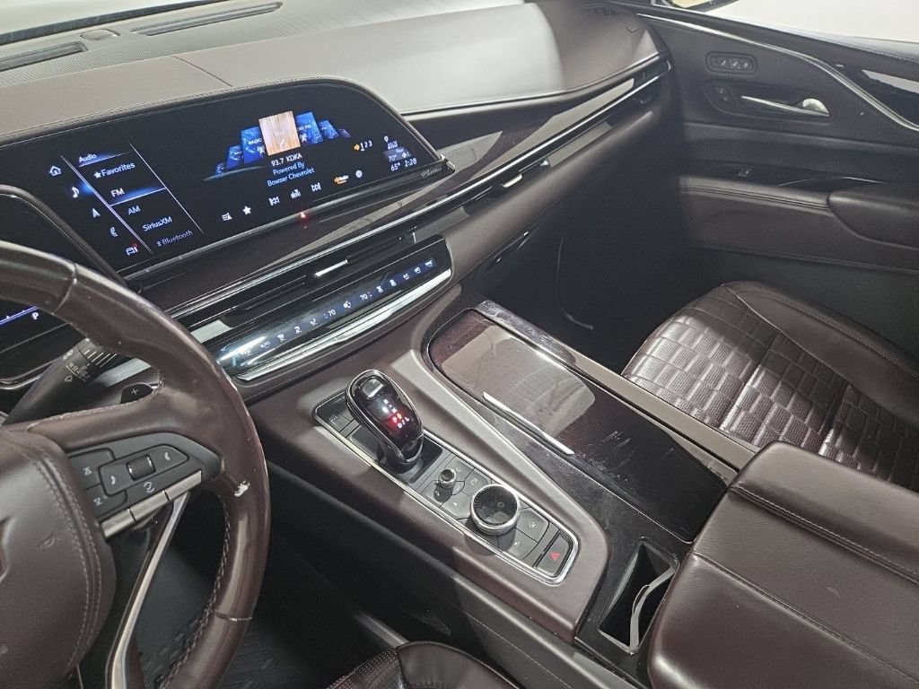Used 2022 Cadillac Escalade ESV Sport Platinum w/ LPO, ONYX Package AWD/4WD image 12
