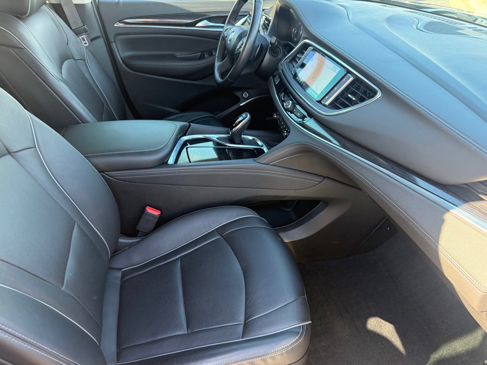 Used 2021 Buick Enclave Avenir w/ Avenir Technology Package image 29