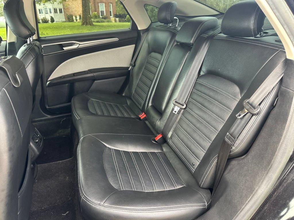 Used 2019 Ford Fusion SE w/ Equipment Group 151A FWD image 11