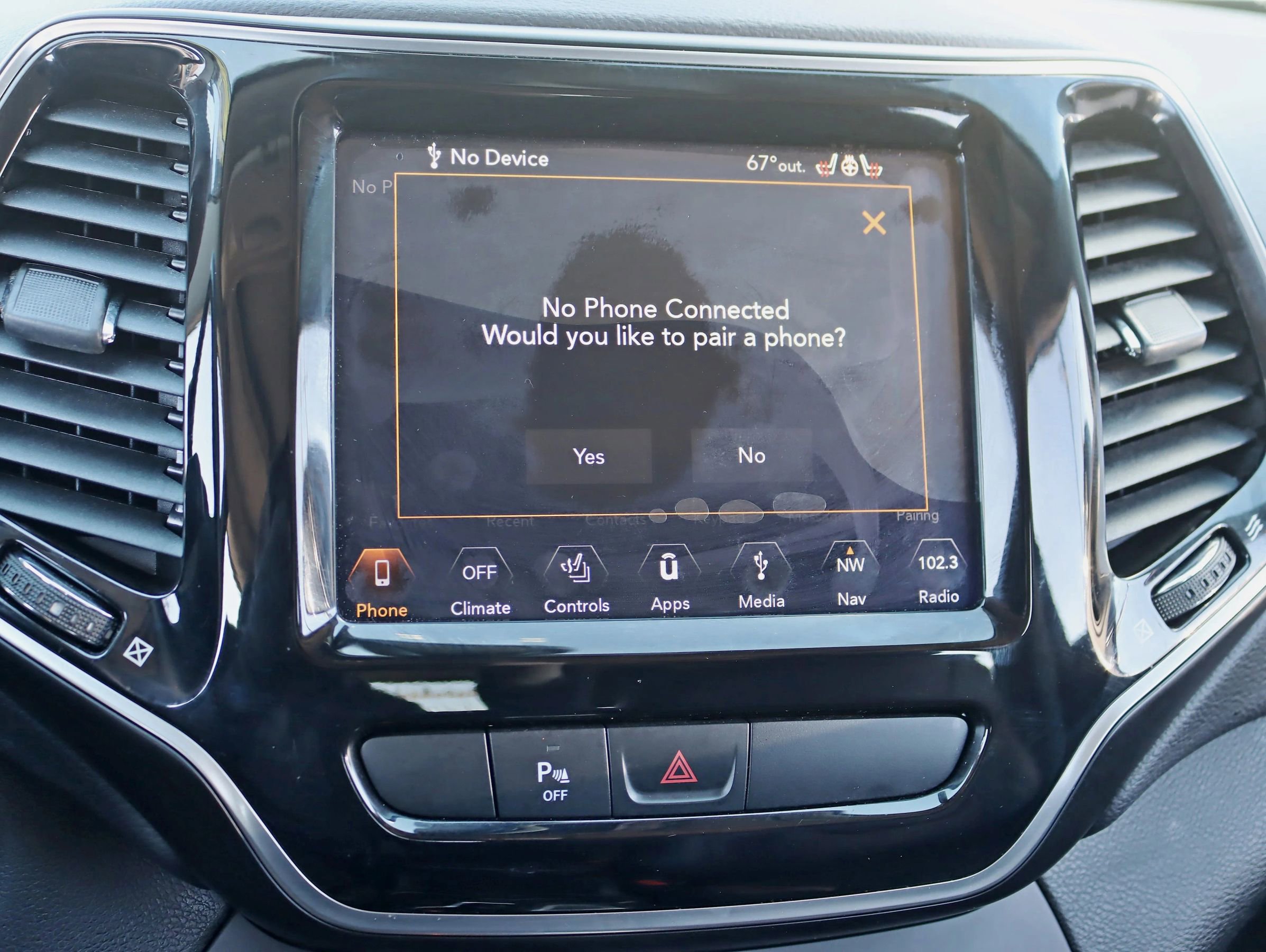 Used 2019 Jeep Cherokee Limited image 26