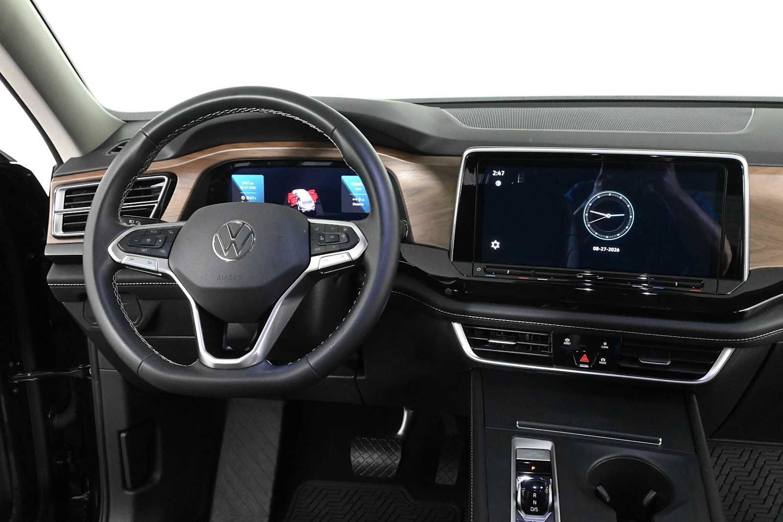 Certified 2026 Volkswagen Atlas SE FWD image 3