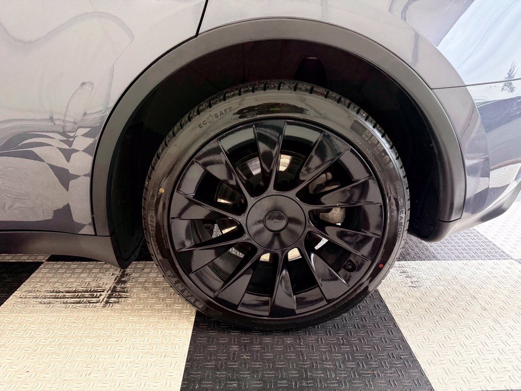 Used 2023 Tesla Model Y Long Range AWD/4WD image 12