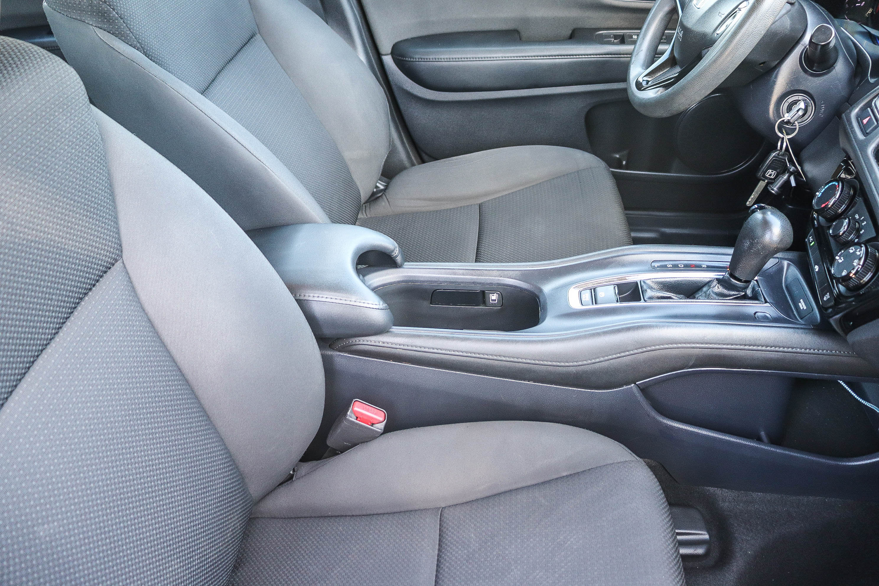 Used 2021 Honda HR-V LX image 19