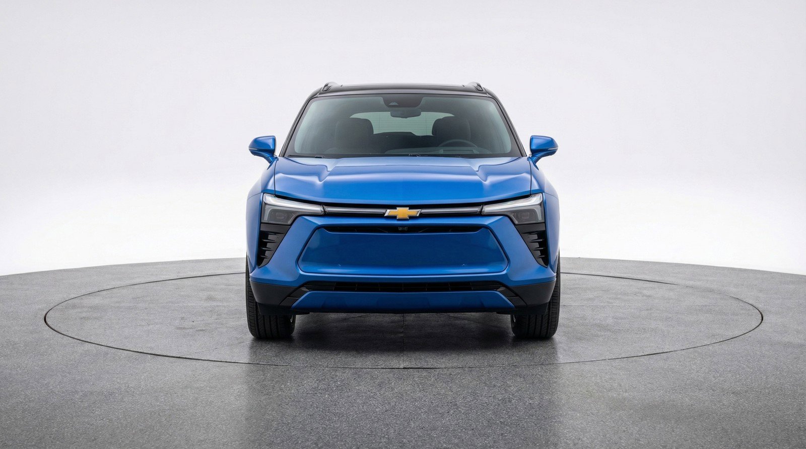 Used 2025 Chevrolet Blazer LT image 2