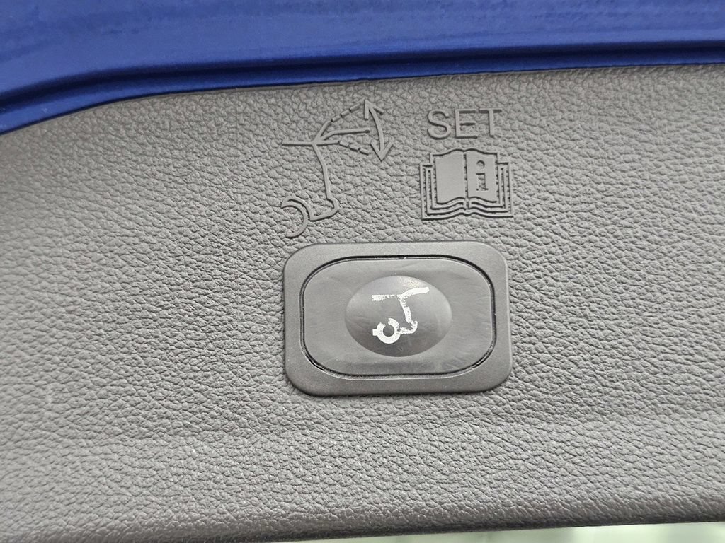 Used 2017 Ford Escape Titanium AWD/4WD image 29