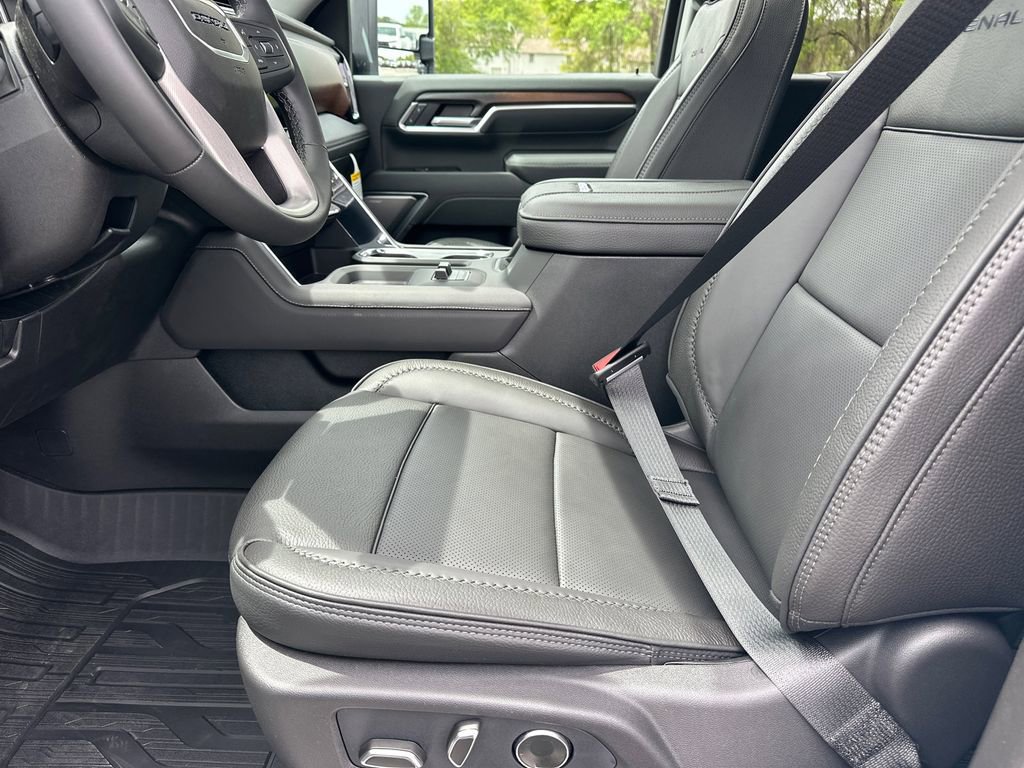New 2026 GMC Sierra 3500 Denali w/ Denali Reserve Package image 10