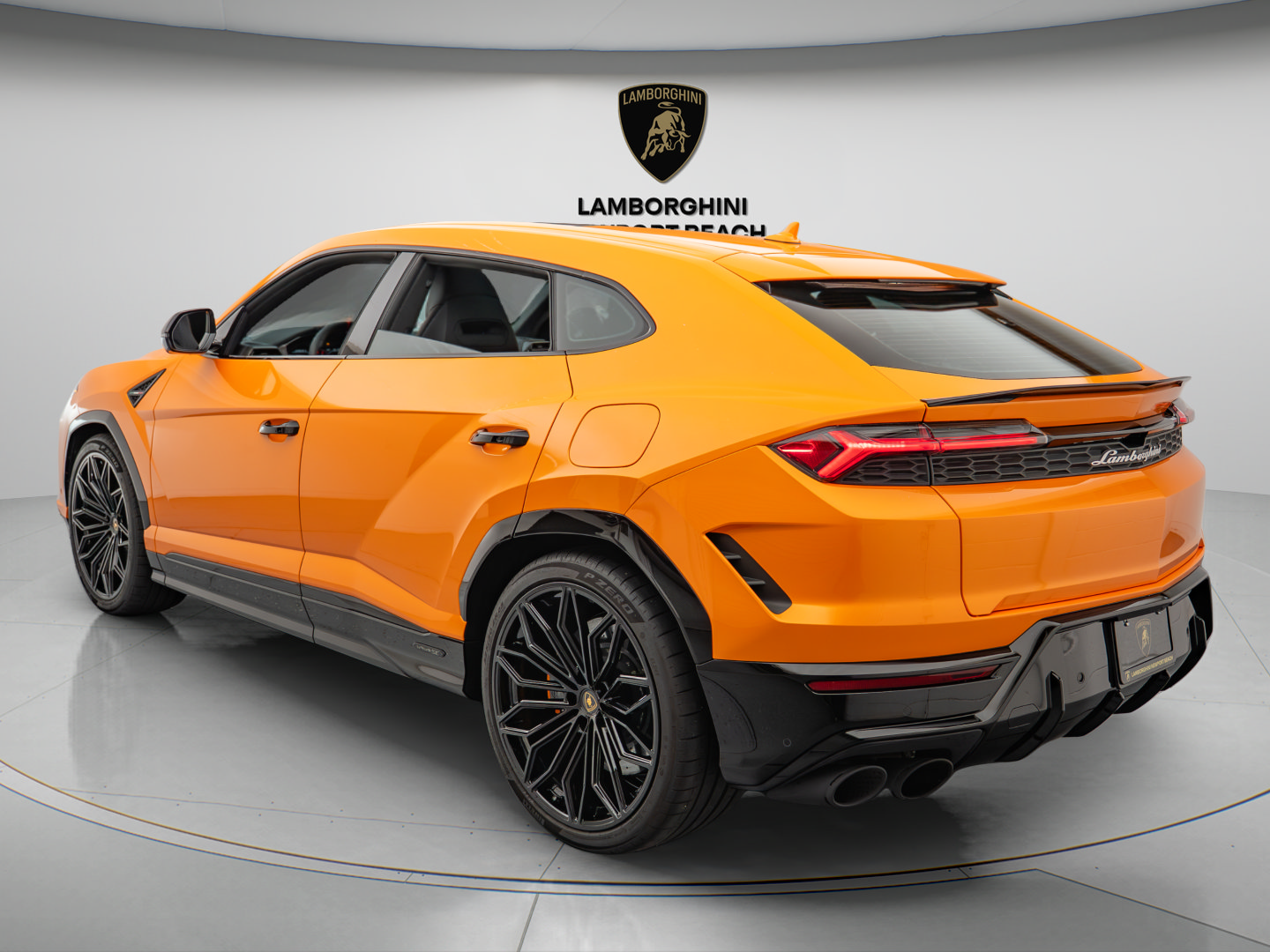 Used 2025 Lamborghini Urus S AWD/4WD image 5