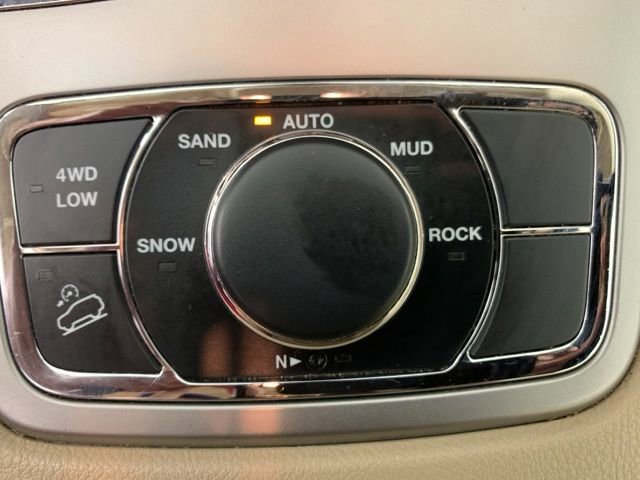 Used 2019 Jeep Grand Cherokee Limited AWD/4WD image 27
