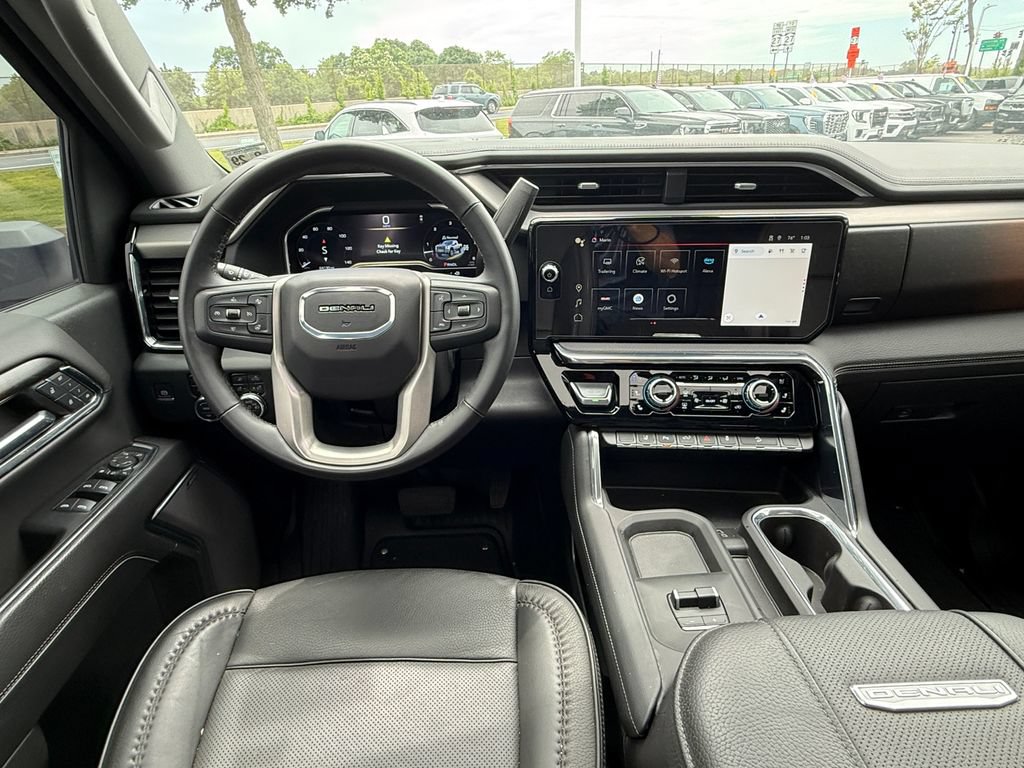Used 2024 GMC Sierra 3500 Denali w/ Denali Reserve Package AWD/4WD image 14