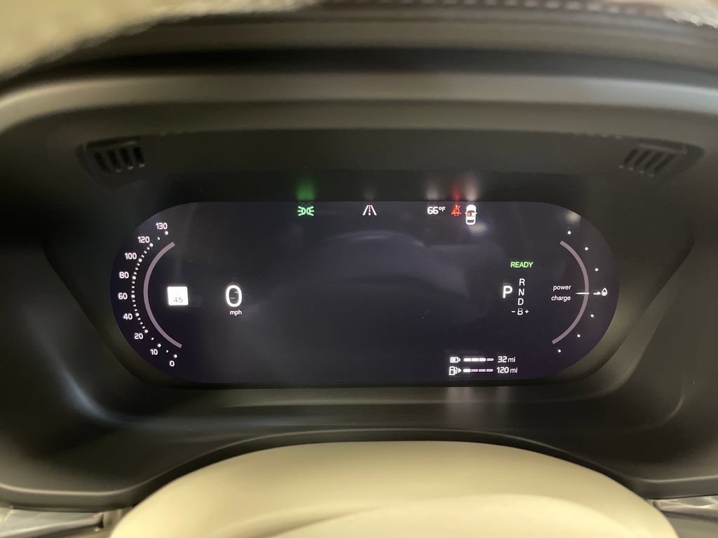 Certified 2025 Volvo XC60 T8 Ultra w/ Protection Package Premier AWD/4WD image 23