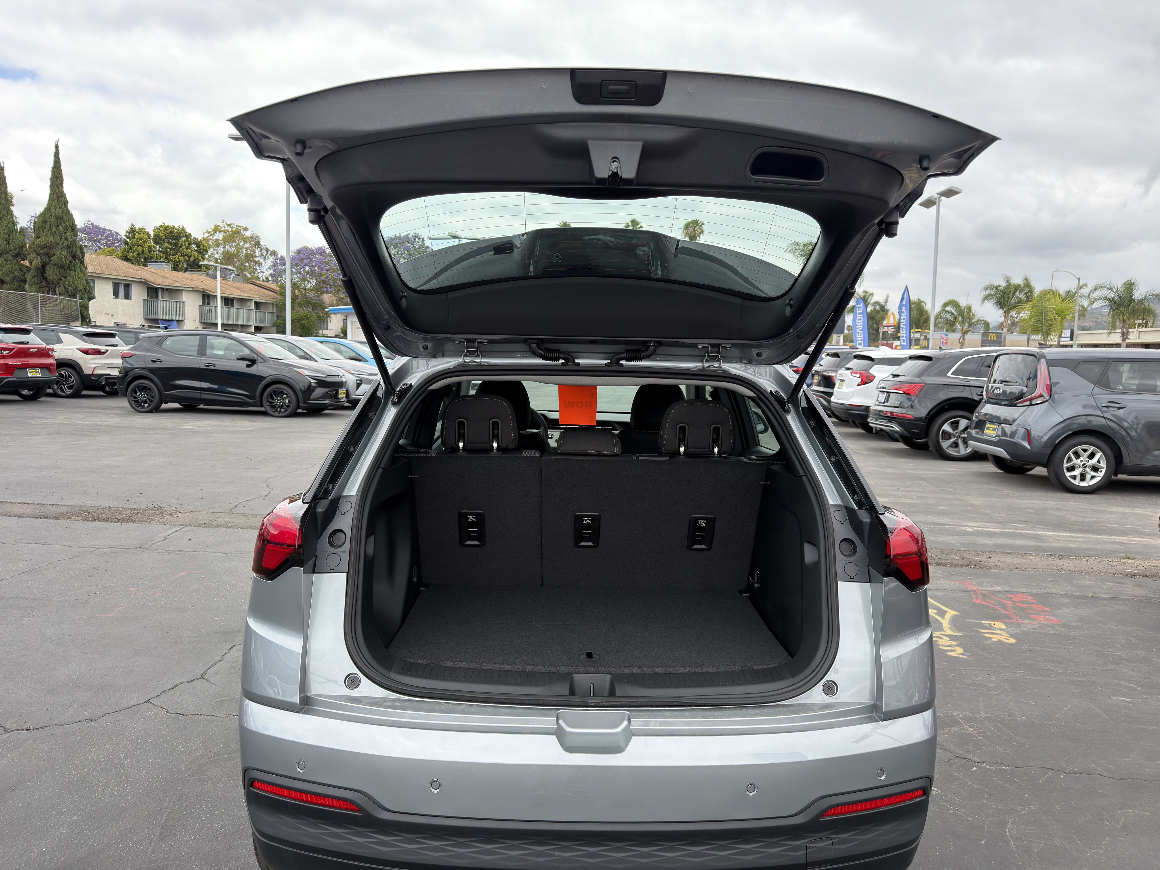 New 2027 Chevrolet Bolt LT w/ Comfort Package FWD image 15