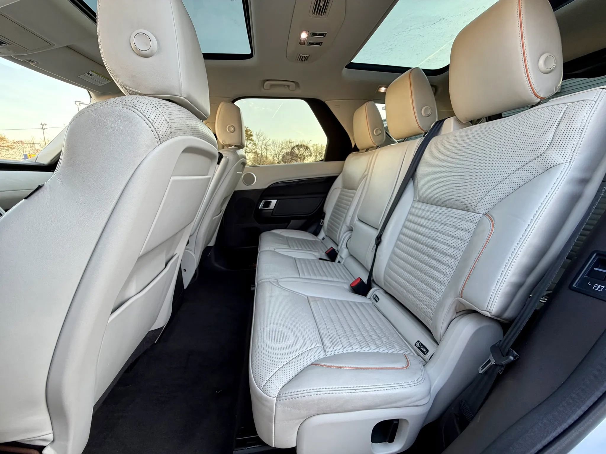 Used 2019 Land Rover Discovery HSE AWD/4WD image 40
