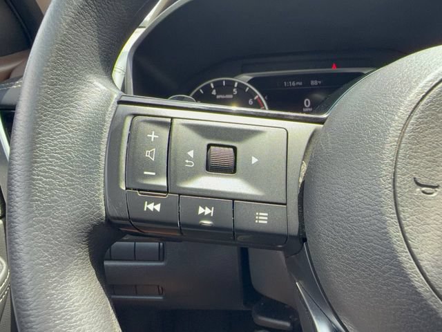 Used 2022 Nissan Rogue SV FWD image 17