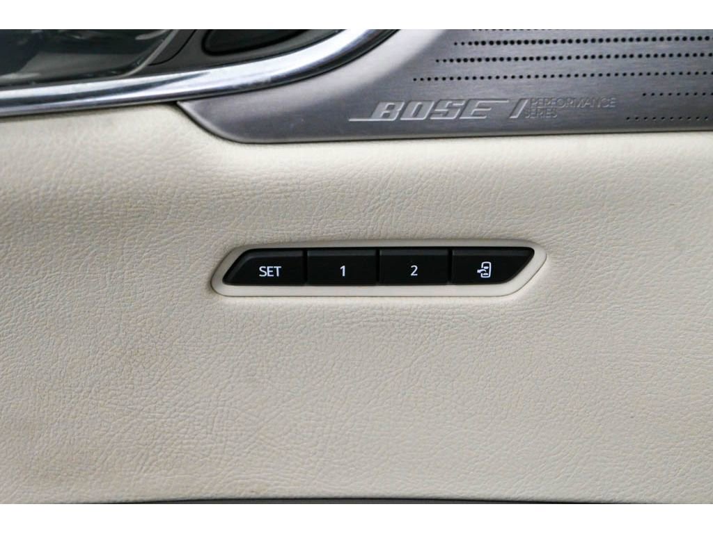 Used 2022 Cadillac XT6 Premium Luxury w/ Technology Package image 34