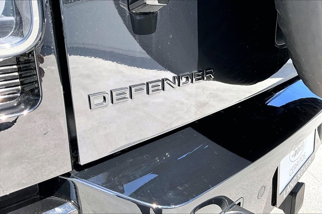 New 2025 Land Rover Defender 130 V8 image 9