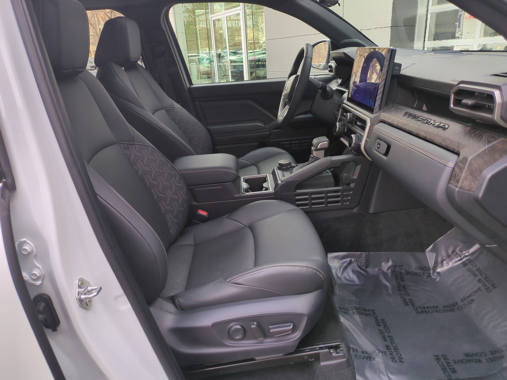 Used 2024 Toyota Tacoma Limited image 27