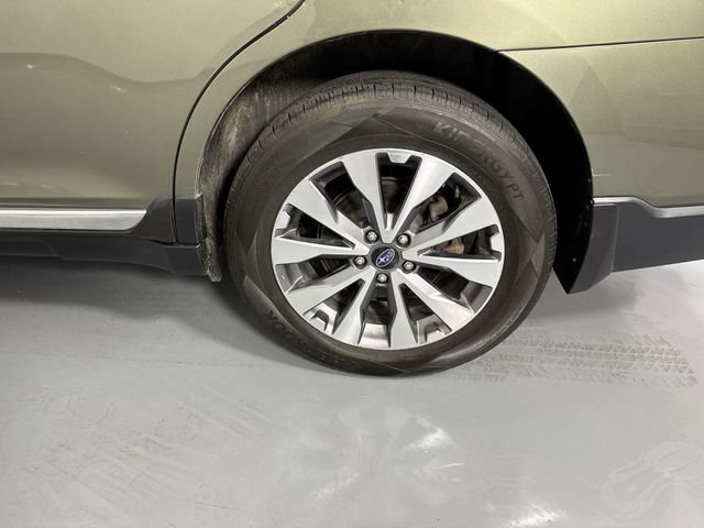 Used 2018 Subaru Outback 3.6R Touring AWD/4WD image 5