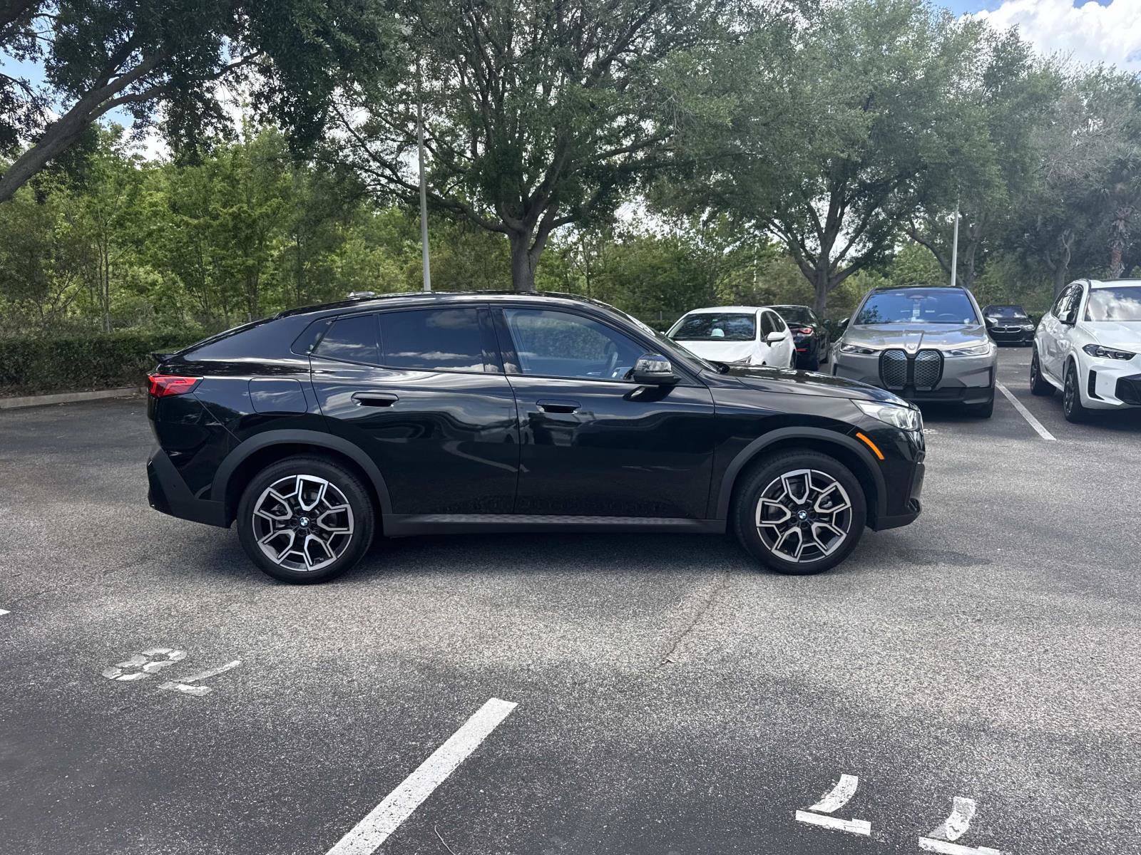 Used 2025 BMW X2 xDrive28i w/ Convenience Package AWD/4WD image 2