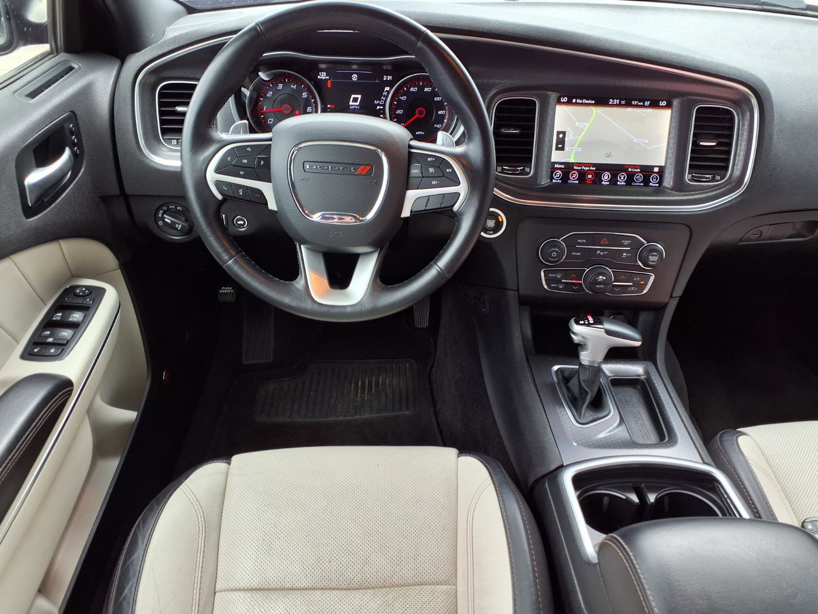 Used 2017 Dodge Charger SXT w/ AWD Plus Group image 4