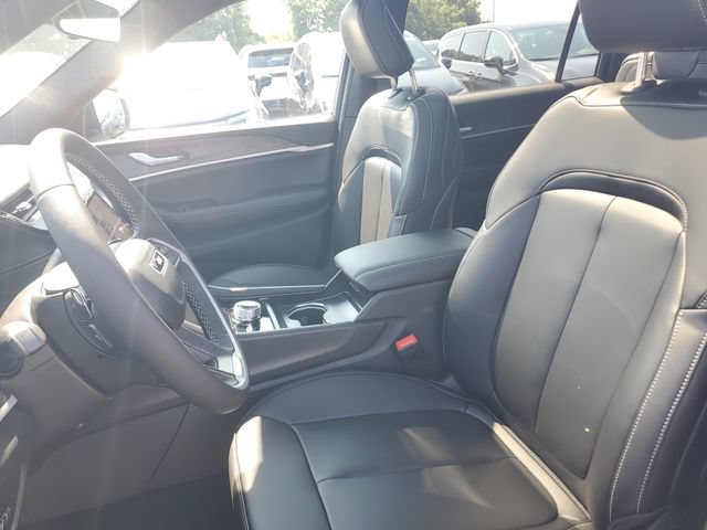 New 2026 Jeep Grand Cherokee L Limited w/ Limited Altitude Package AWD/4WD image 19