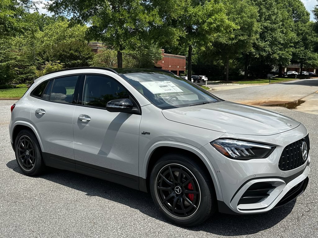 New 2026 Mercedes-Benz GLA 35 AMG 4MATIC image 2