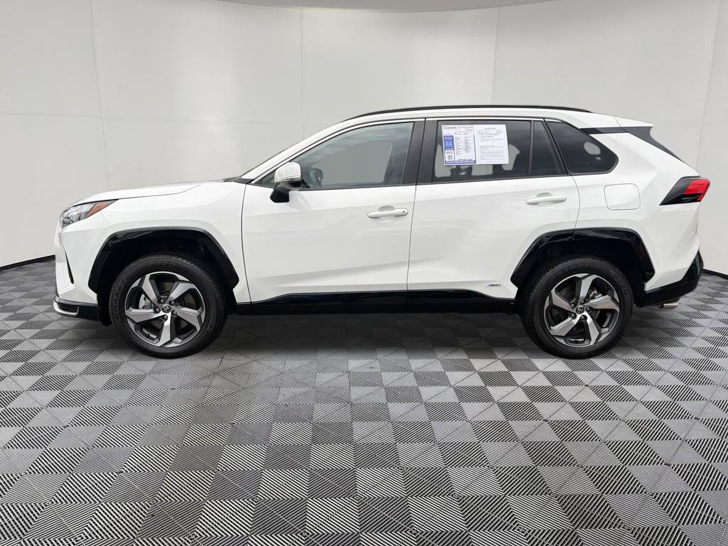 Used 2025 Toyota RAV4 SE AWD/4WD image 4