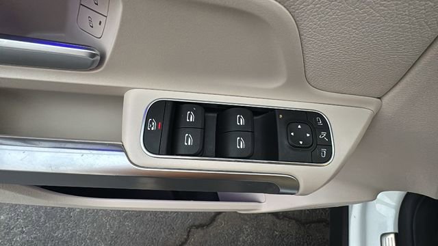 Used 2022 Mercedes-Benz GLB 250 GLB 250 image 13