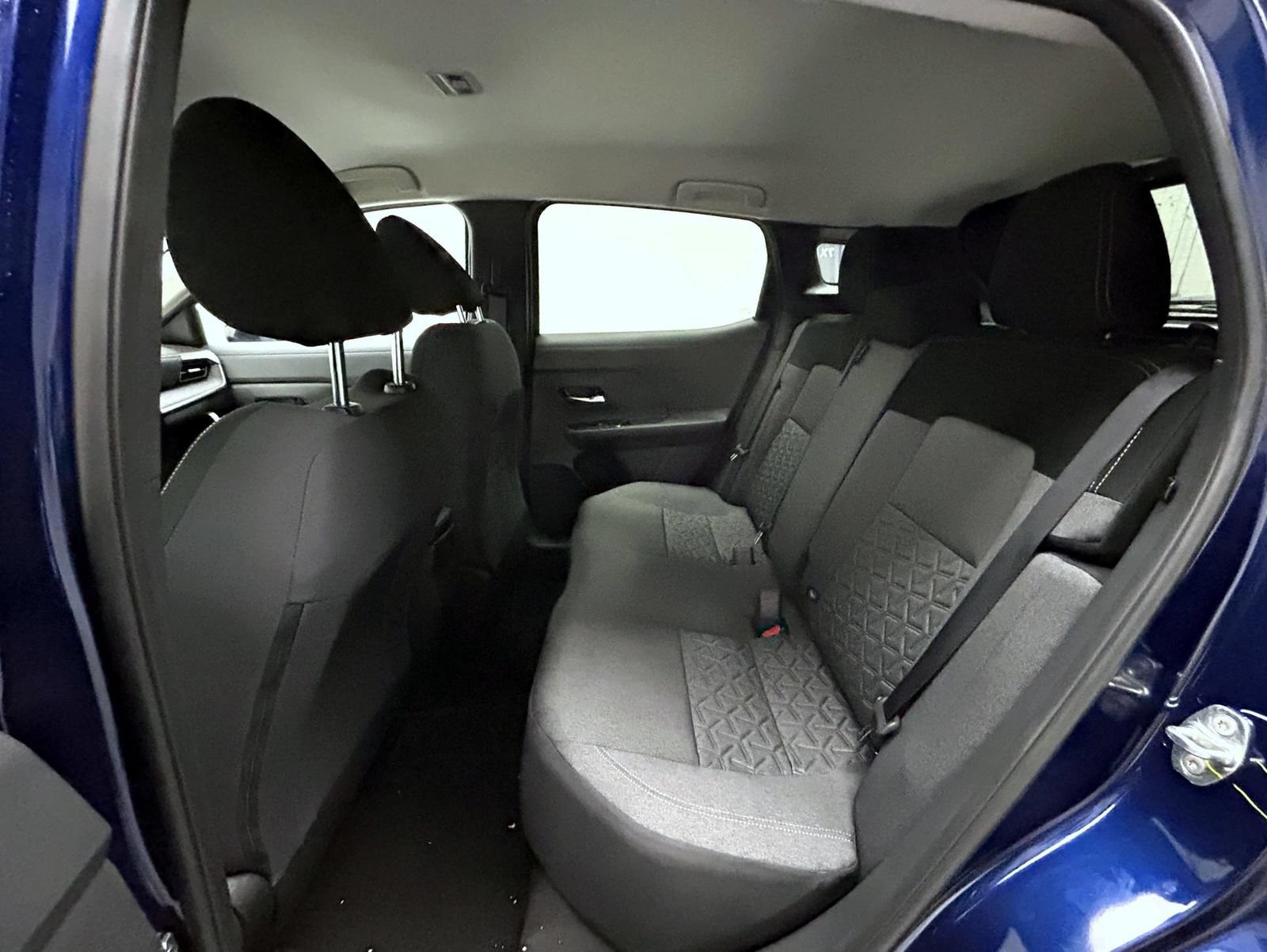 New 2027 Nissan Kicks SV AWD/4WD image 19