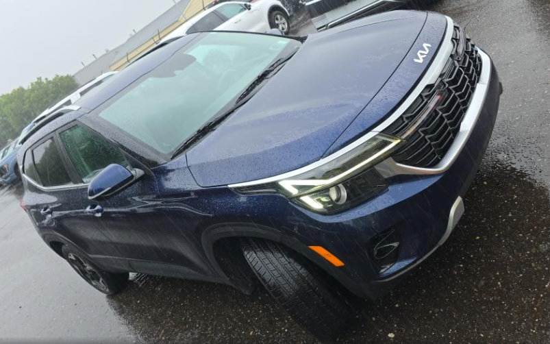 Certified 2024 Kia Seltos EX