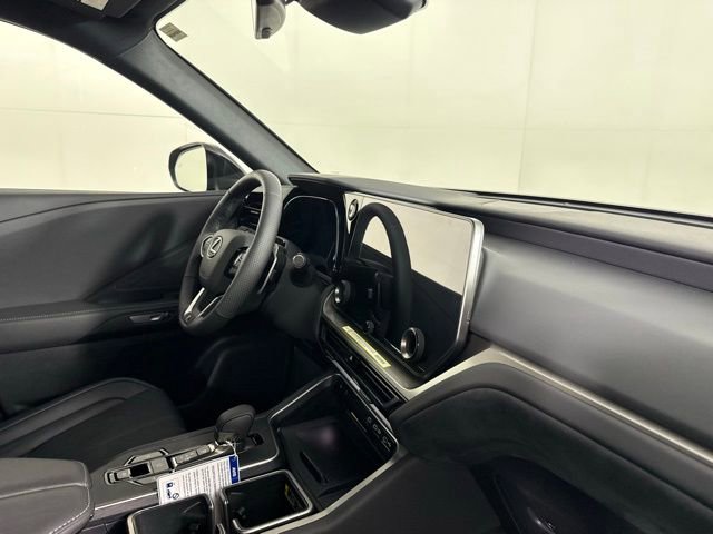 New 2026 Lexus TX 500h AWD image 34