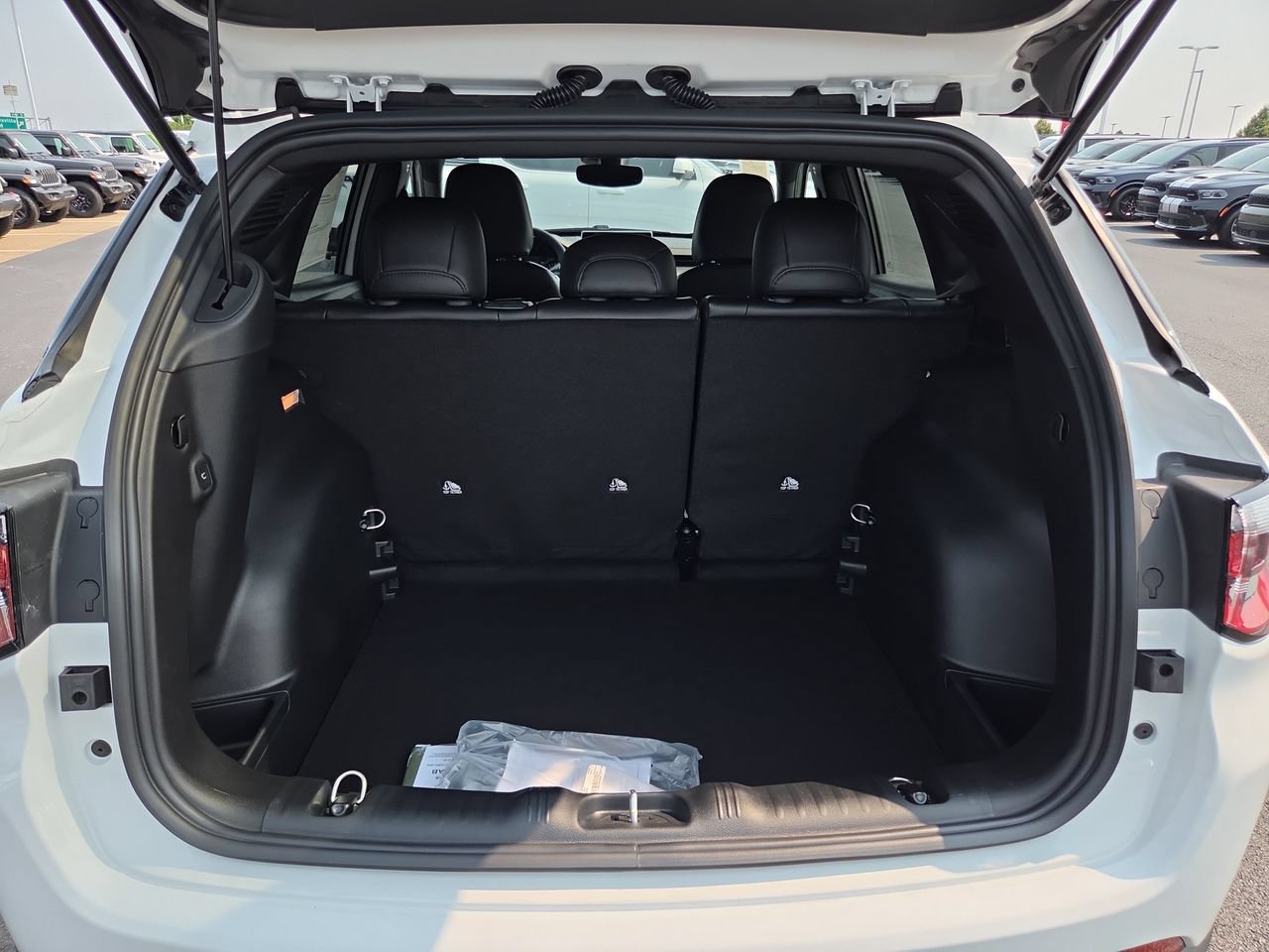 New 2026 Jeep Compass Latitude AWD/4WD image 12