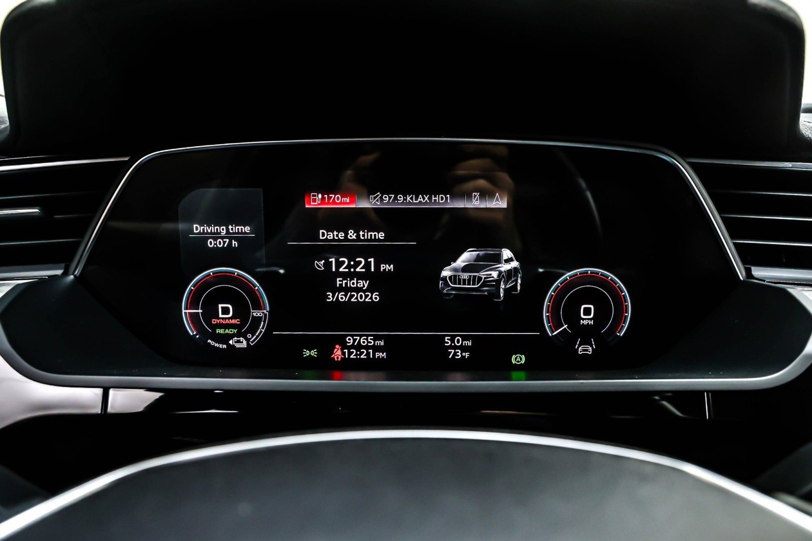 Used 2022 Audi e-tron Premium w/ Convenience Plus Package image 19